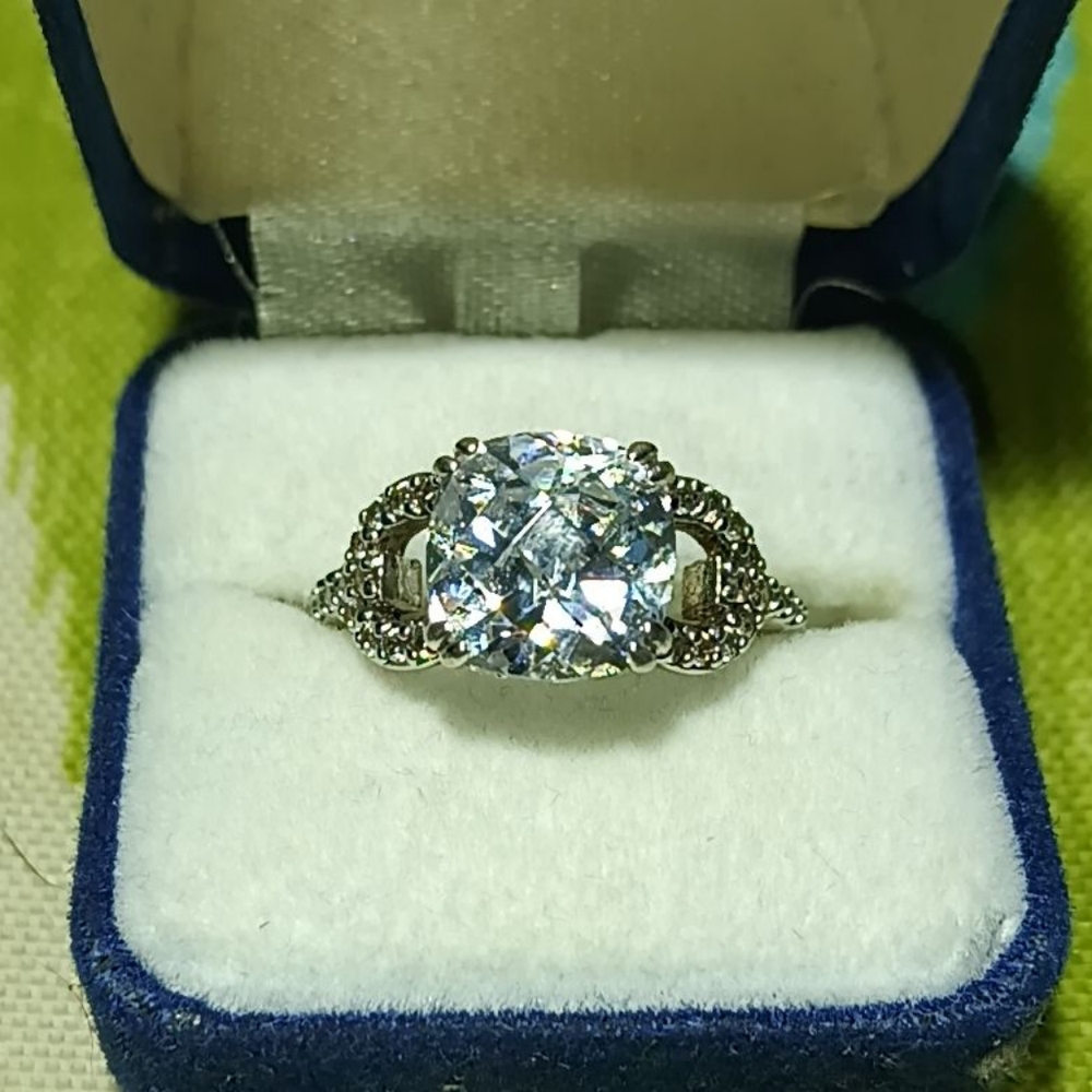 Women's 925 ring size 7